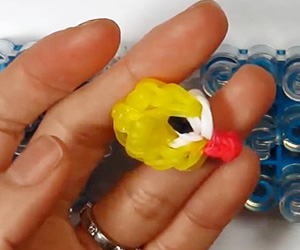 Sweet little Flappy Bird Loom Charm Tutorial 