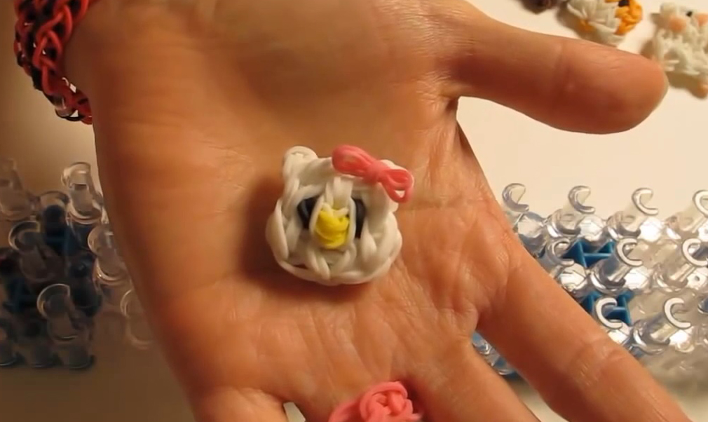 Hello Kitty Loom Ring Tutorial