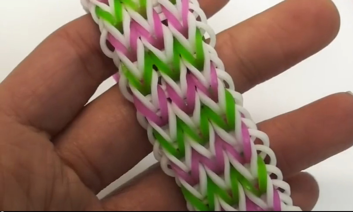 Easy Triple Fishtail Bracelet Rainbow Loom Tutorial