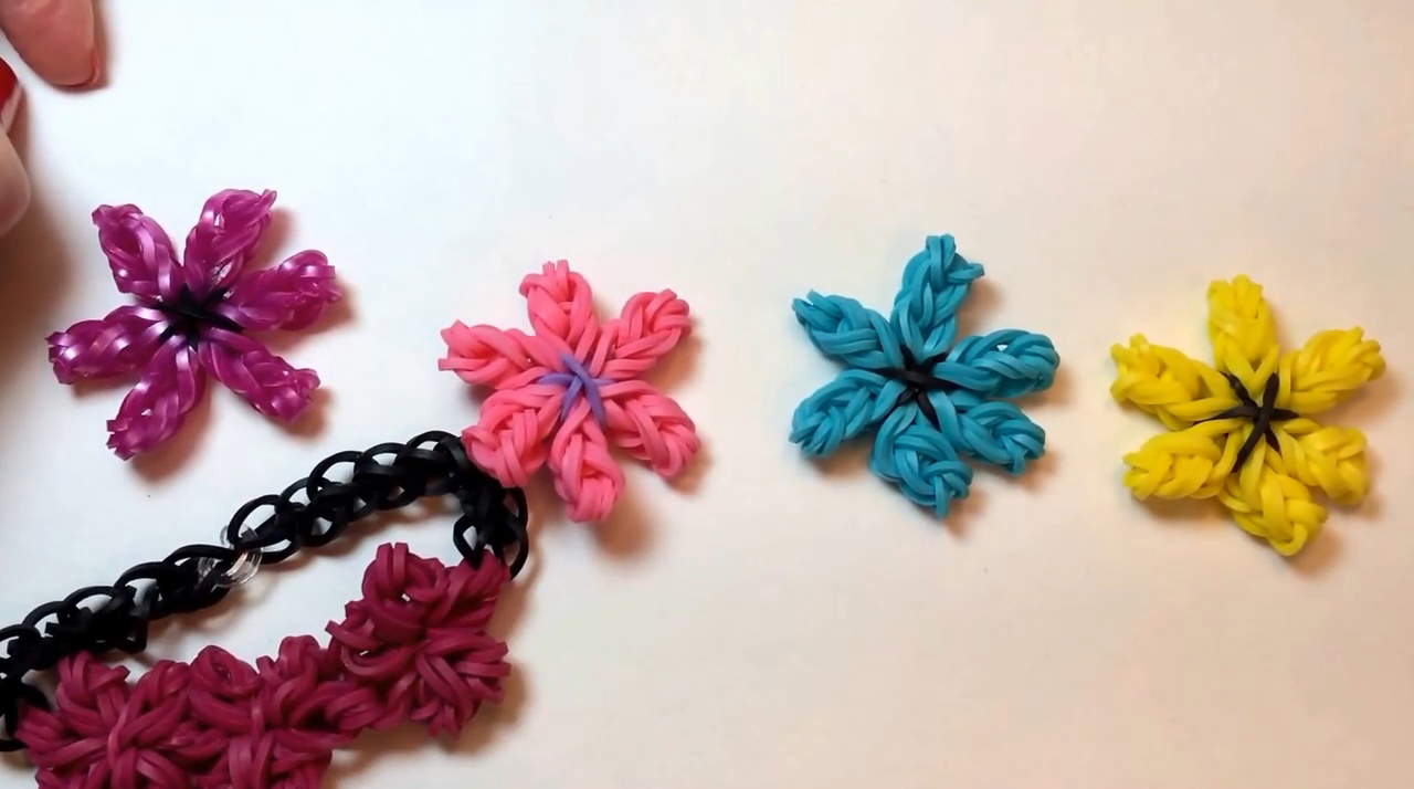 Lily Flower Charm Loom Tutorial